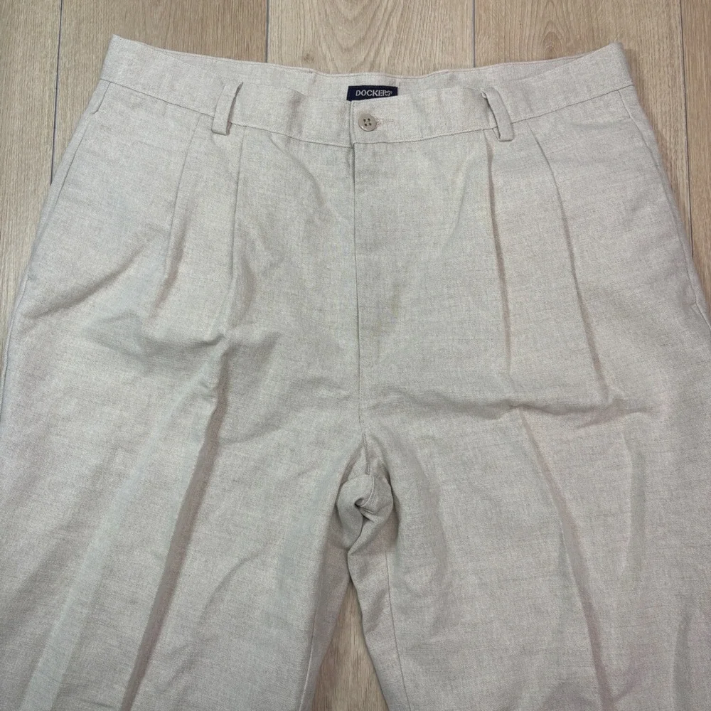 Dockers Khakis Mens 38x32 No Wrinkle Linen Pleated Pants Classic Fit Beige Cuff
